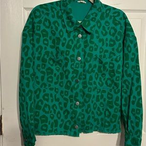 Jodifl Size Medium Green Leopard print raw hem jacket